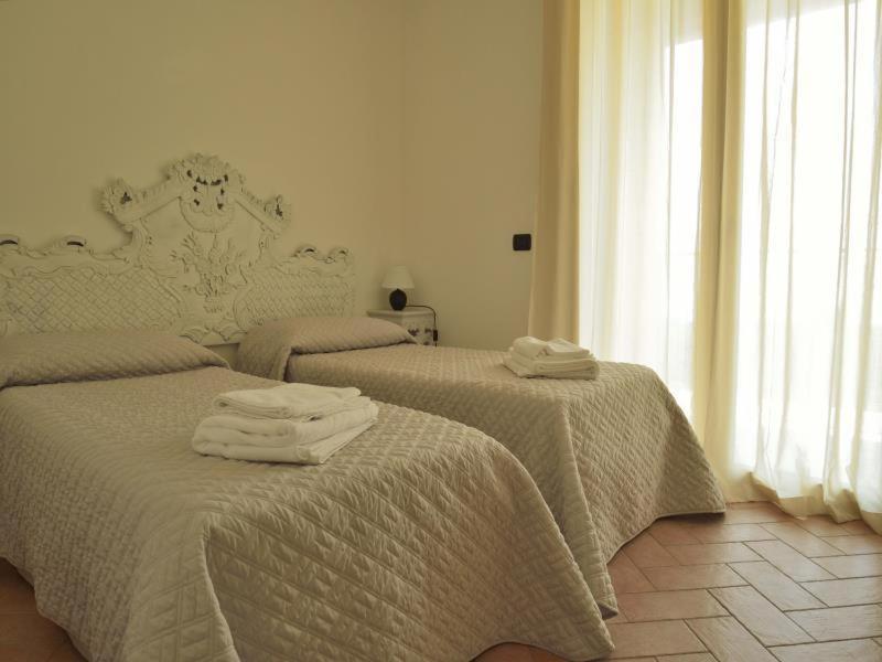Moniga del Garda Residence Karina חדר תמונה